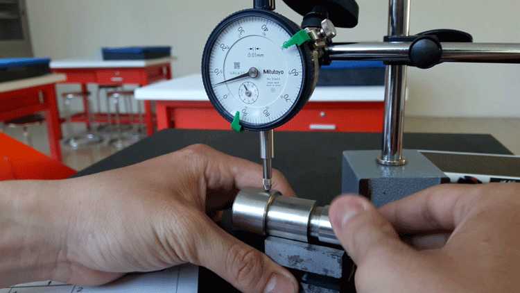 Làm thế nào để sử dụng đồng hồ so đúng cách?