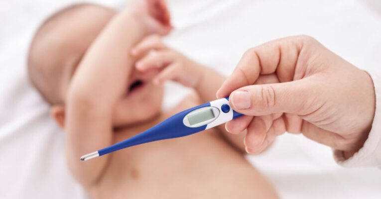 LÀM THẾ NÀO ĐỂ BIẾT ĐÂU LÀ MÁY ĐO NHIỆT ĐỘ CHO BÉ ĐẢM BẢO CHẤT LƯỢNG TRƯỚC KHI MUA HÀNG?