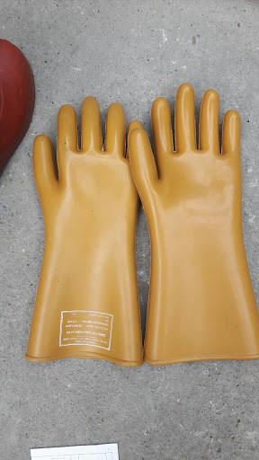 Cách chọn mua găng tay cách điện