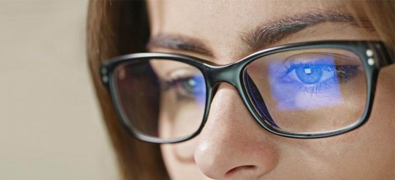 Kính bảo vệ mắt với mắt kính chống ánh sáng xanh