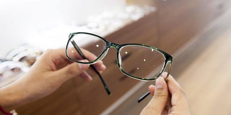 Tác dụng của việc đeo kính bảo vệ mắt