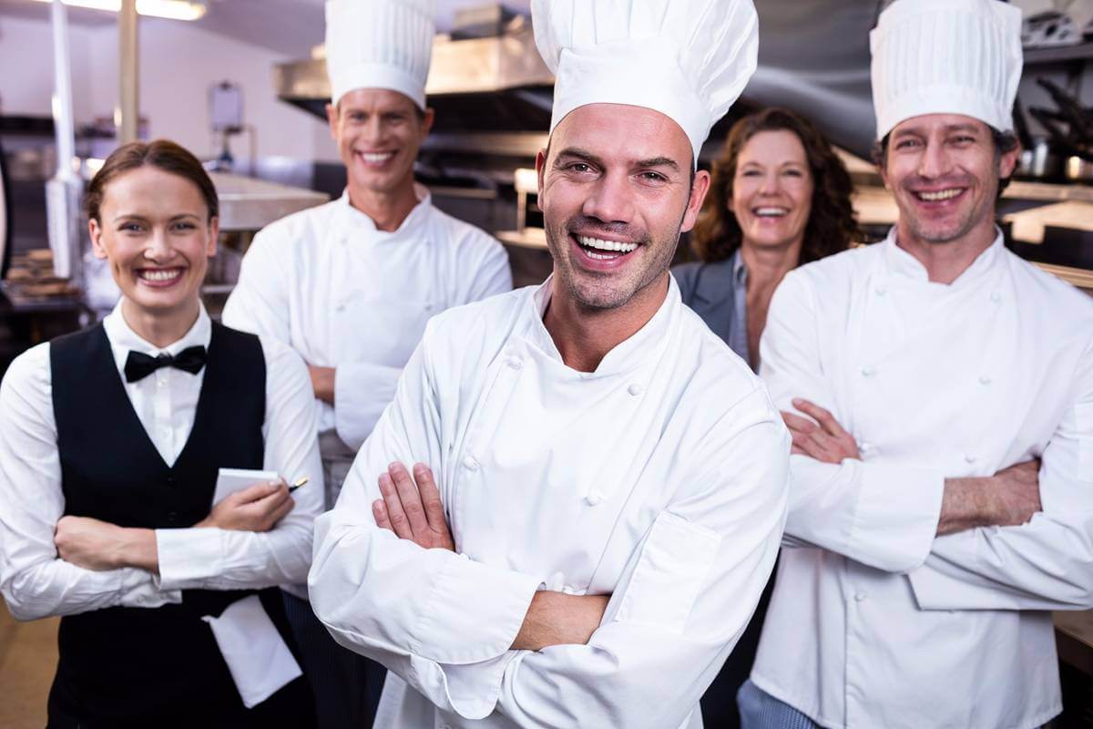 Vai trò của việc mặc đồng phục nhân viên nhà hàng