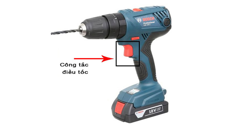 Tay cầm và nút điều khiển máy khoan pin