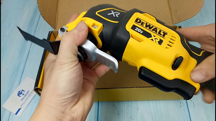 Máy cắt đa năng Dewalt DCS356N-KR