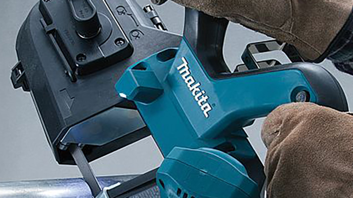 Khả năng cắt của máy cưa vòng Makita DPB181Z