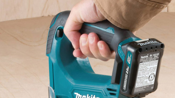 Máy cưa lọng dùng pin Makita JV101D-G