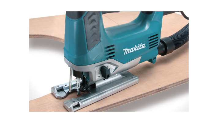 Máy cưa lọng Makita JV0600K