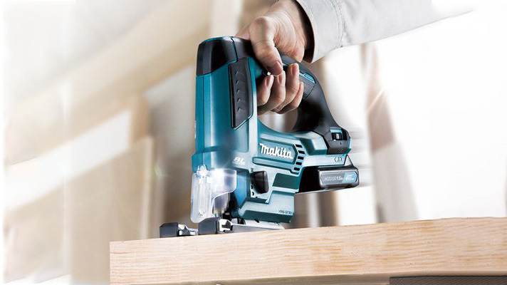 Máy cưa lọng Makita JV103D-G